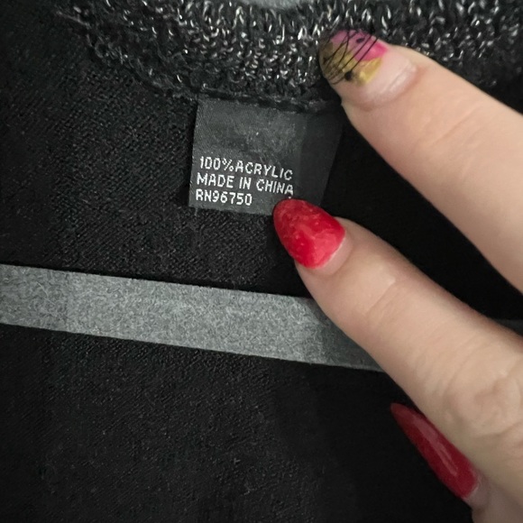 5/$20 Cozy black wrap one size - Picture 4 of 6